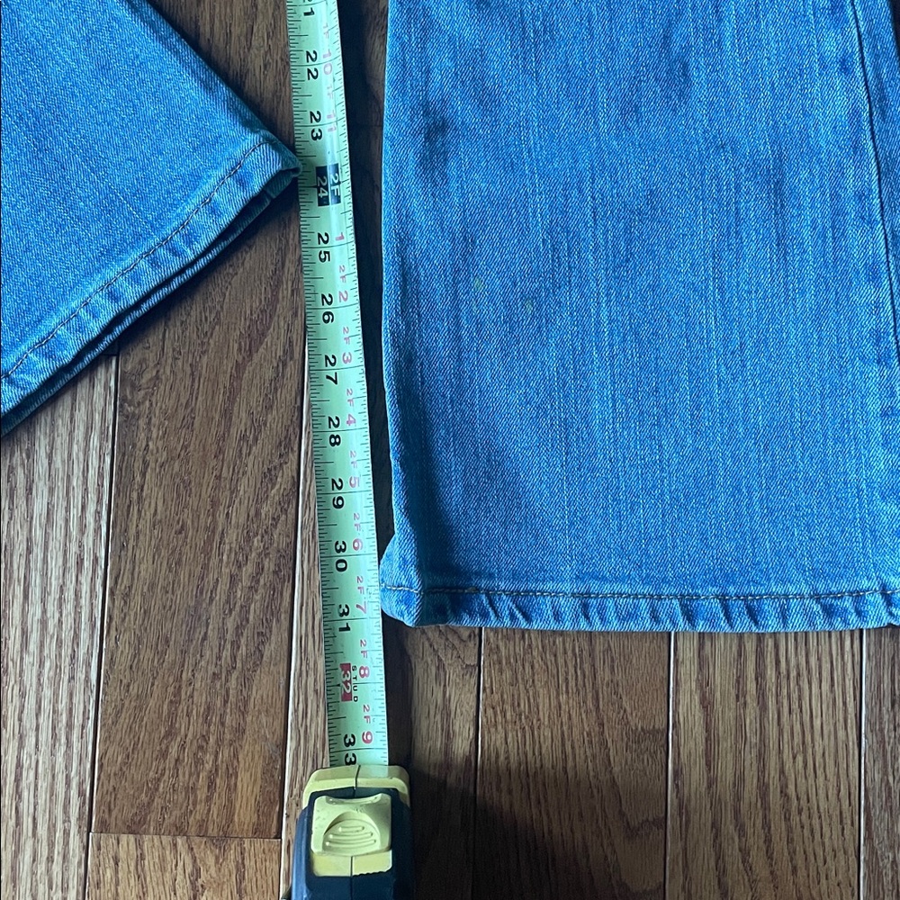 Levi's Ladies 518 Super Low Boot Cut Light Blue Jeans - Picture 12 of 13